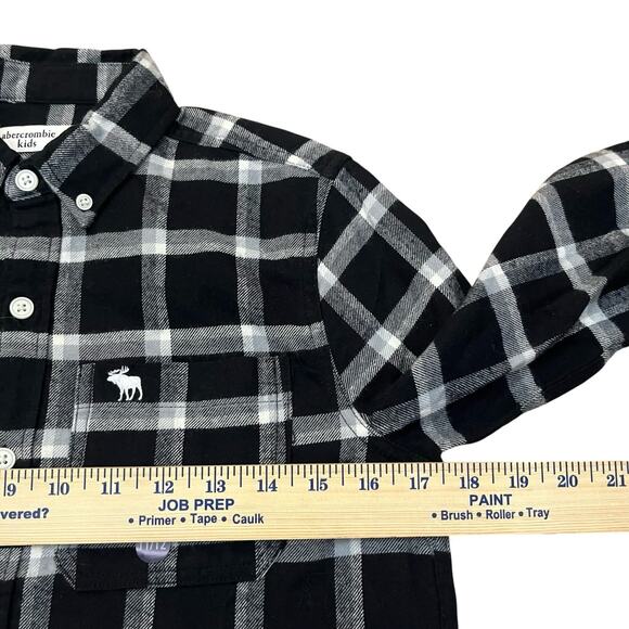 Abercrombie Kids Boys Flannel Button Down Shirt 11/12 Plaid Black Multi Casual - Picture 6 of 7